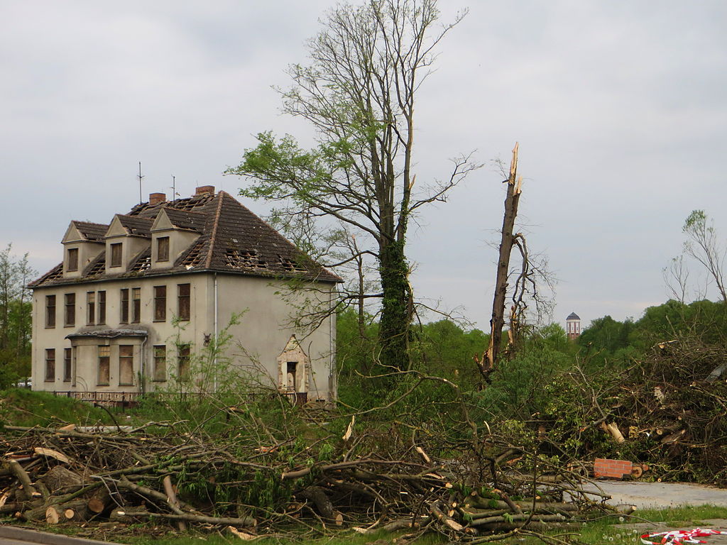 Datei:Tornado in Bützow.jpg