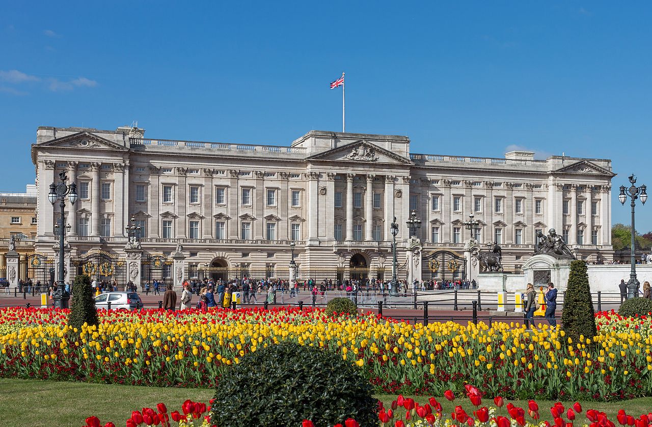 Auf dem Bild ist der Buckingham Palace zu sehen